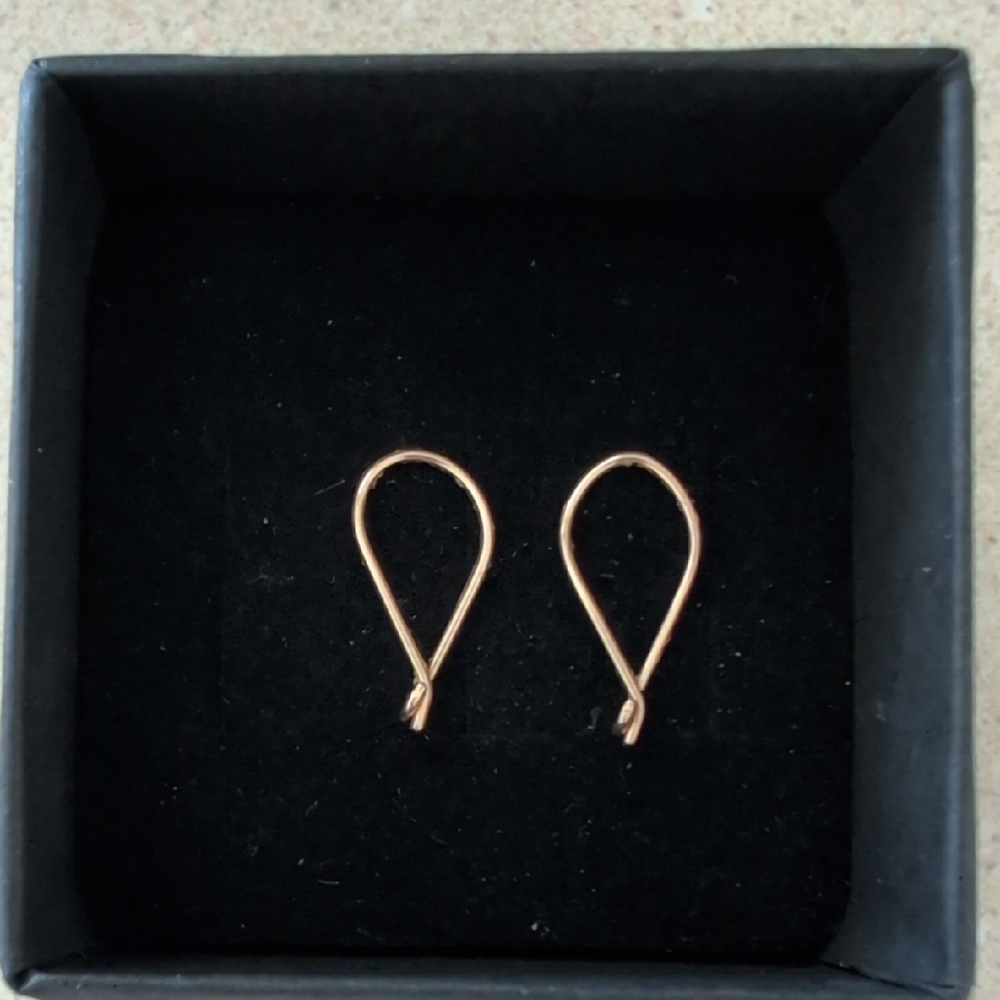 14K Gold Teardrop Hoop Earrings